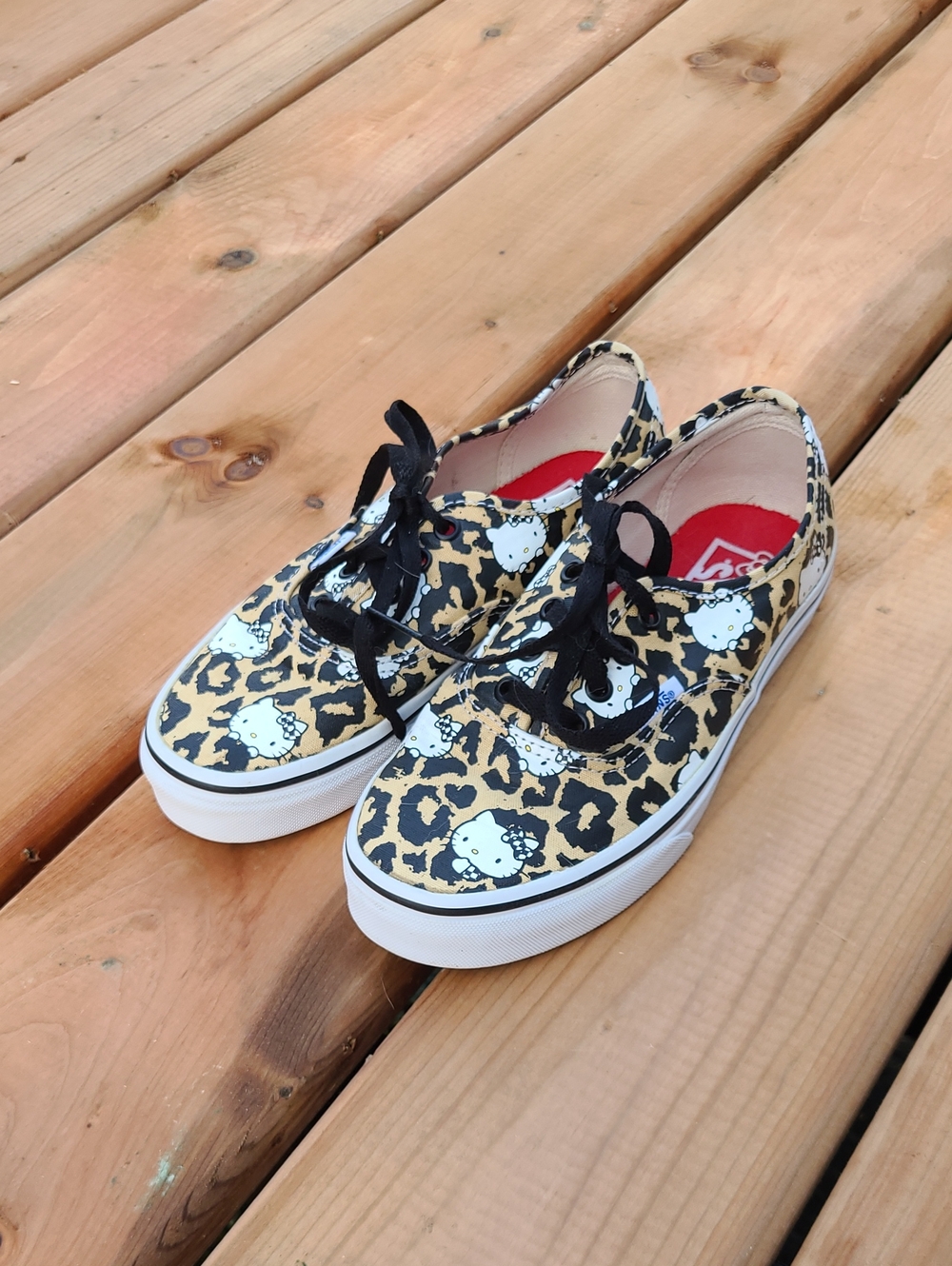 New Vans Leopard Hello Kitty Limited Edition Lace-Up Sneaker - Black/Tan Size 7
